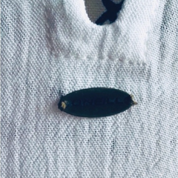 O’Neill - Selena White Ruffle Hem Top NWT Size Medium - Picture 7 of 9